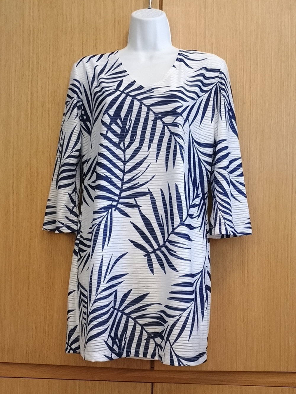 NWT Portocruz SZ S White Cover-Up with Navy Tropical Leaf Print